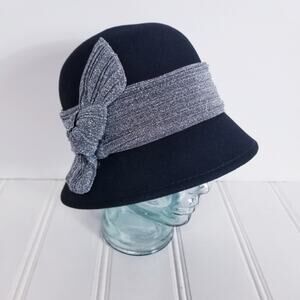 SCALA NWT Women's 100% Wool Winter Bucket Hat  Black with Silver Bow One Size